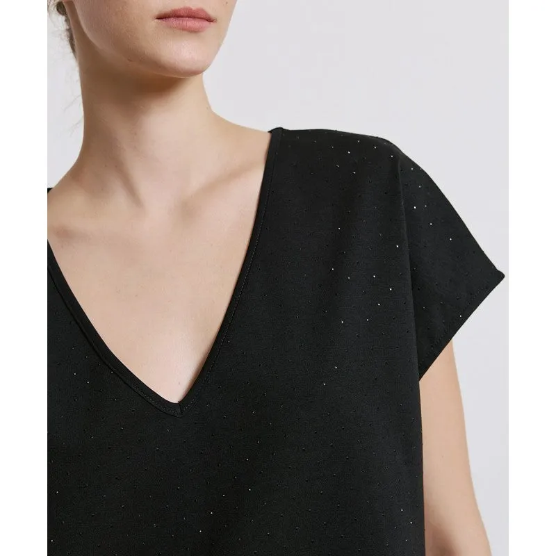 Sure! Here’s an optimized title for the e-commerce product:

Chic Black Rhinestone V-Neck Top with Dazzling Rhinestone Details