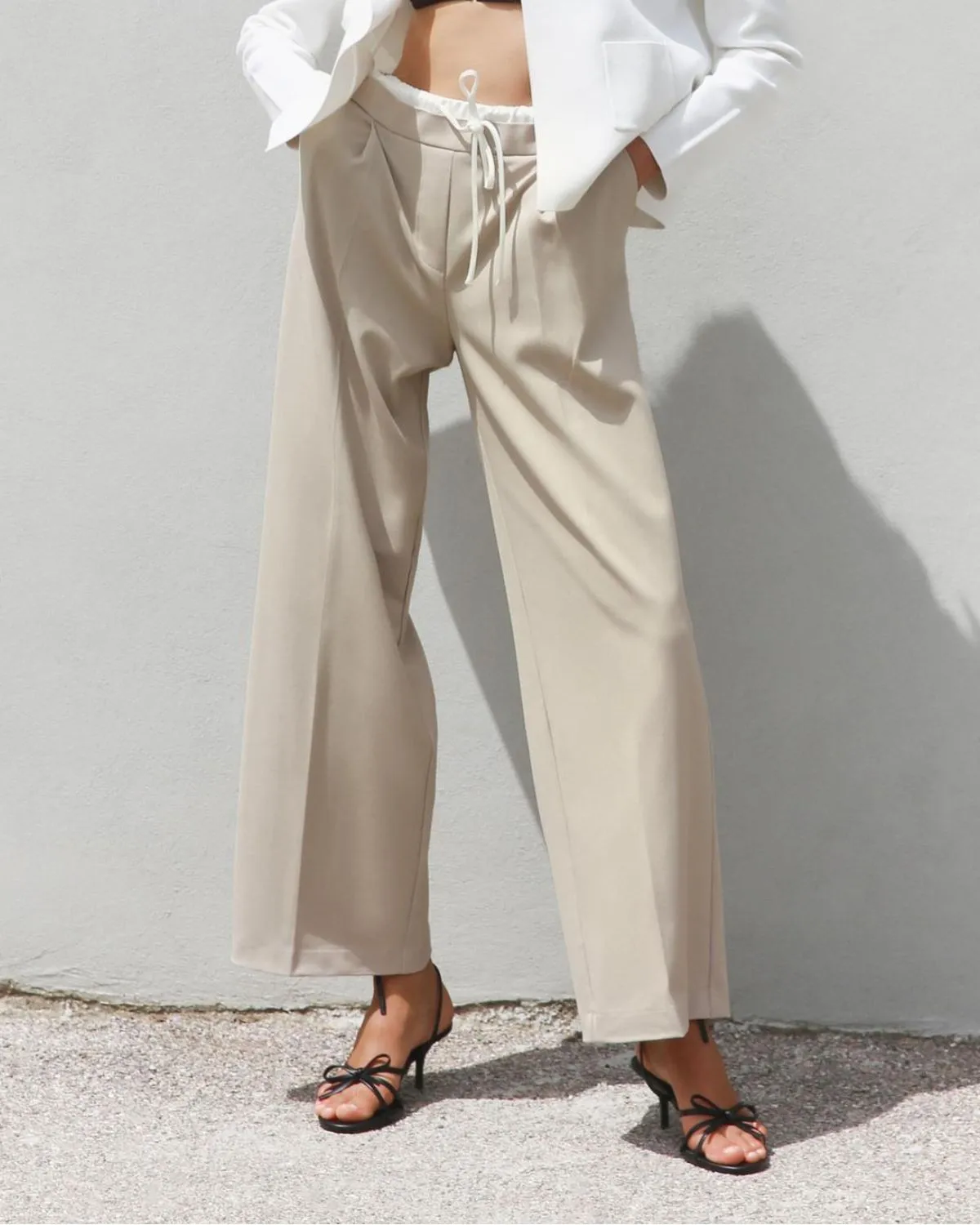 BEIGE WIDE LEG TROUSERS