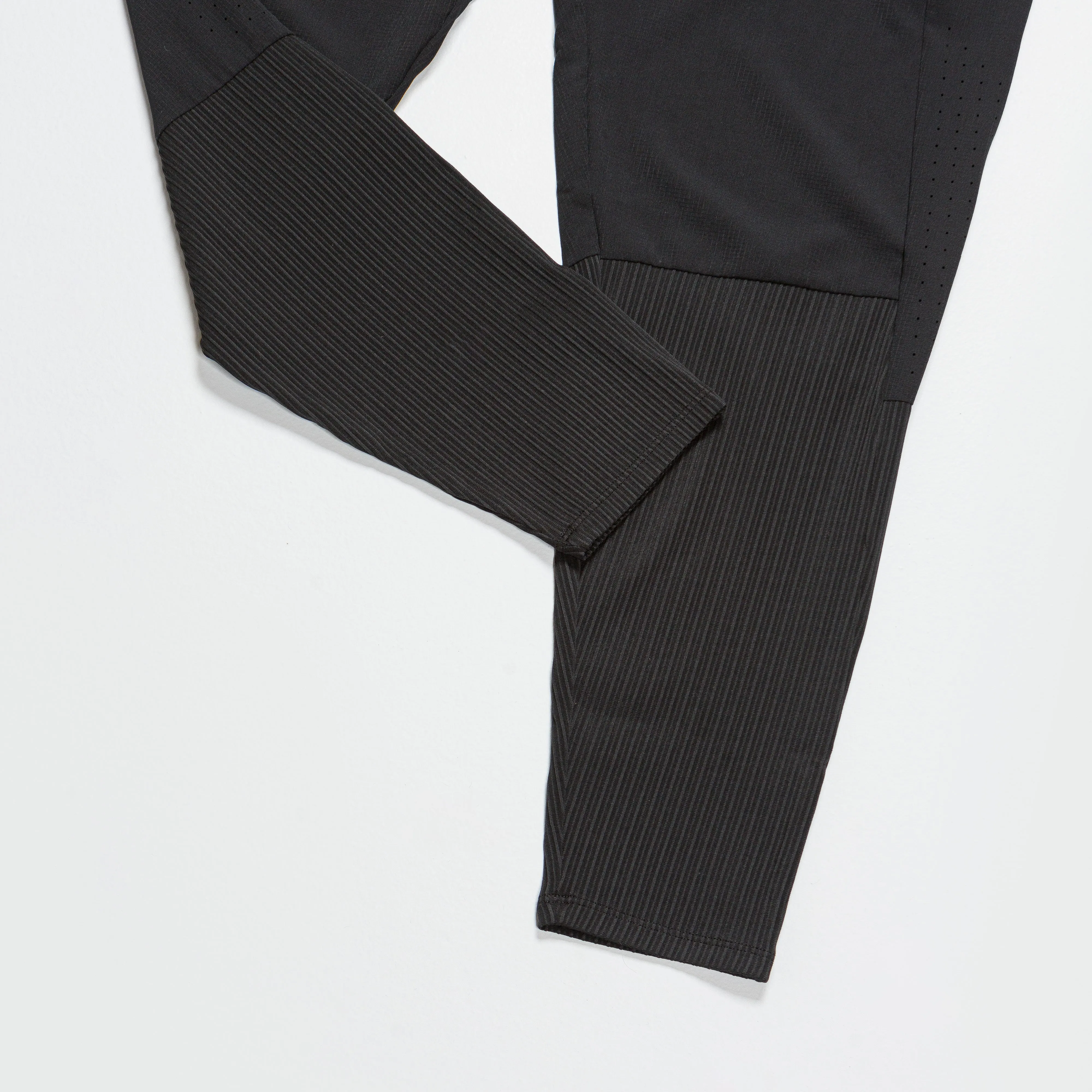 Dri-Fit ADV Aeroswift Pant - Black/White