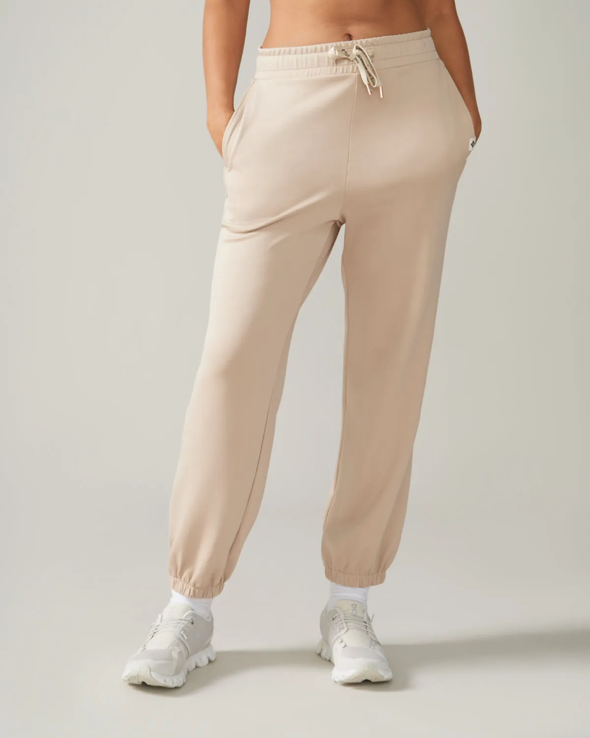 Edelweiss Jogger Pants - Almond