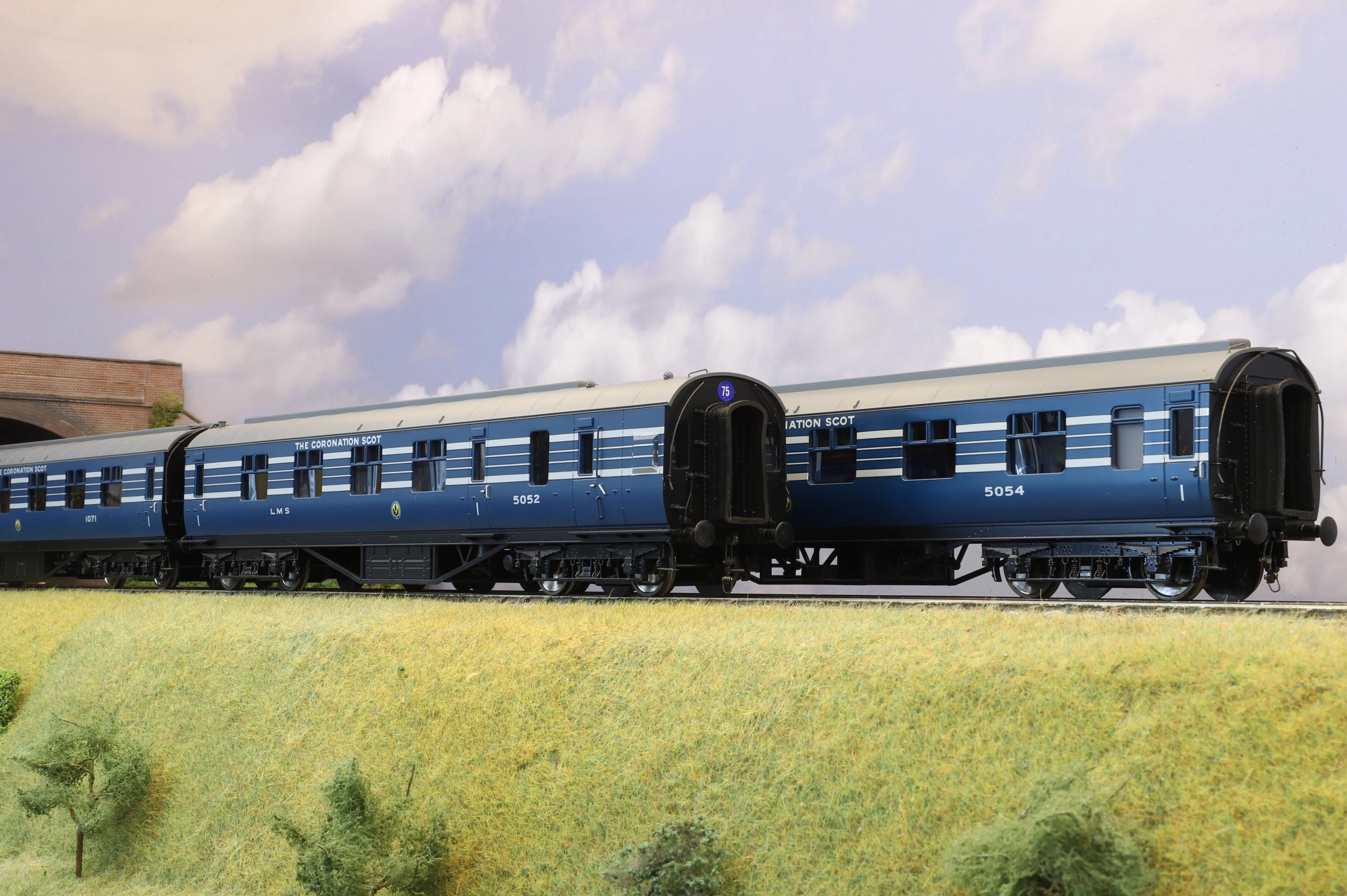 MTH Finescale O Gauge 4-Car LMS 'Coronation Scot' Coach Set Streamlined Blue