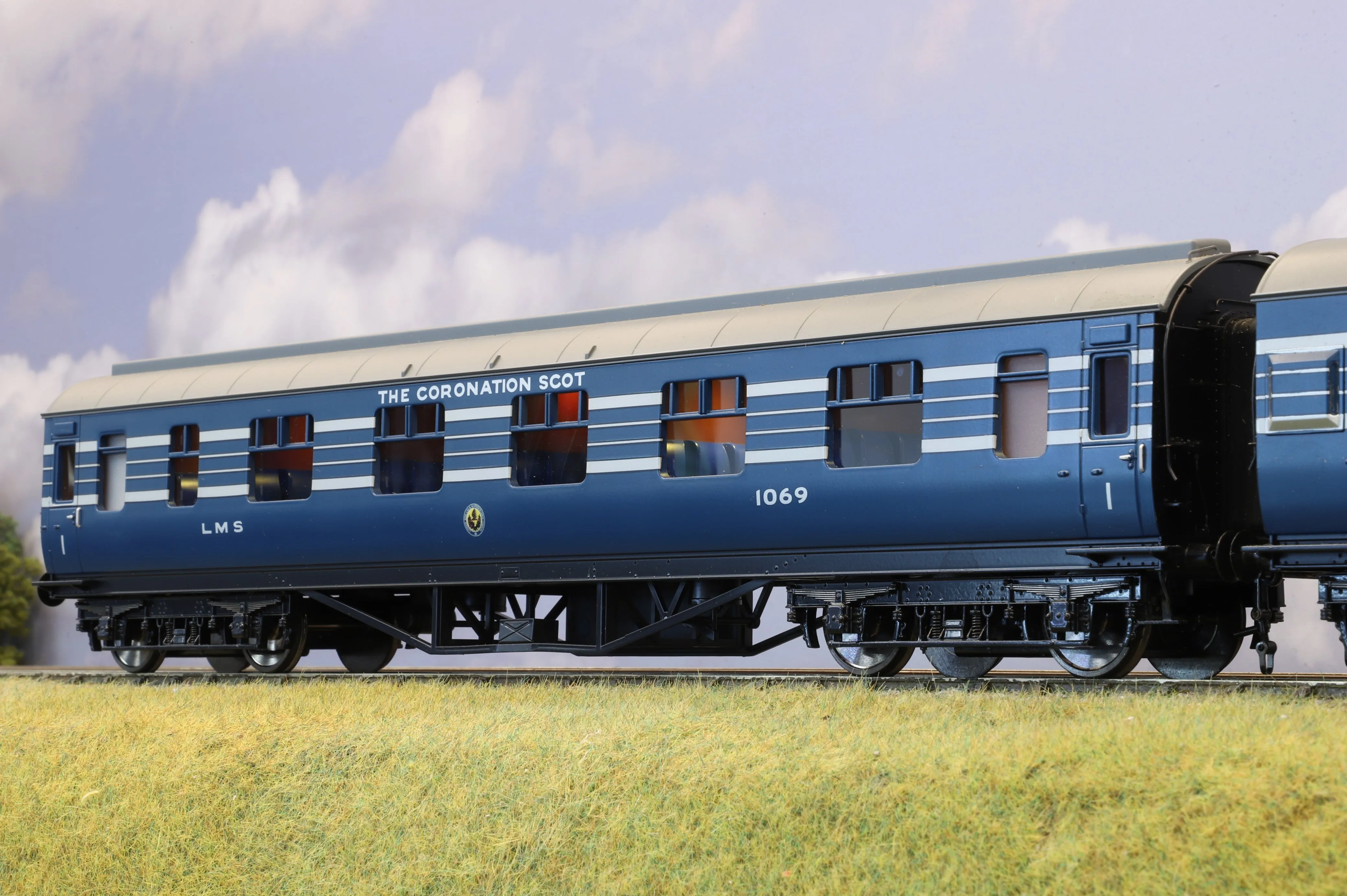 MTH Finescale O Gauge 4-Car LMS 'Coronation Scot' Coach Set Streamlined Blue