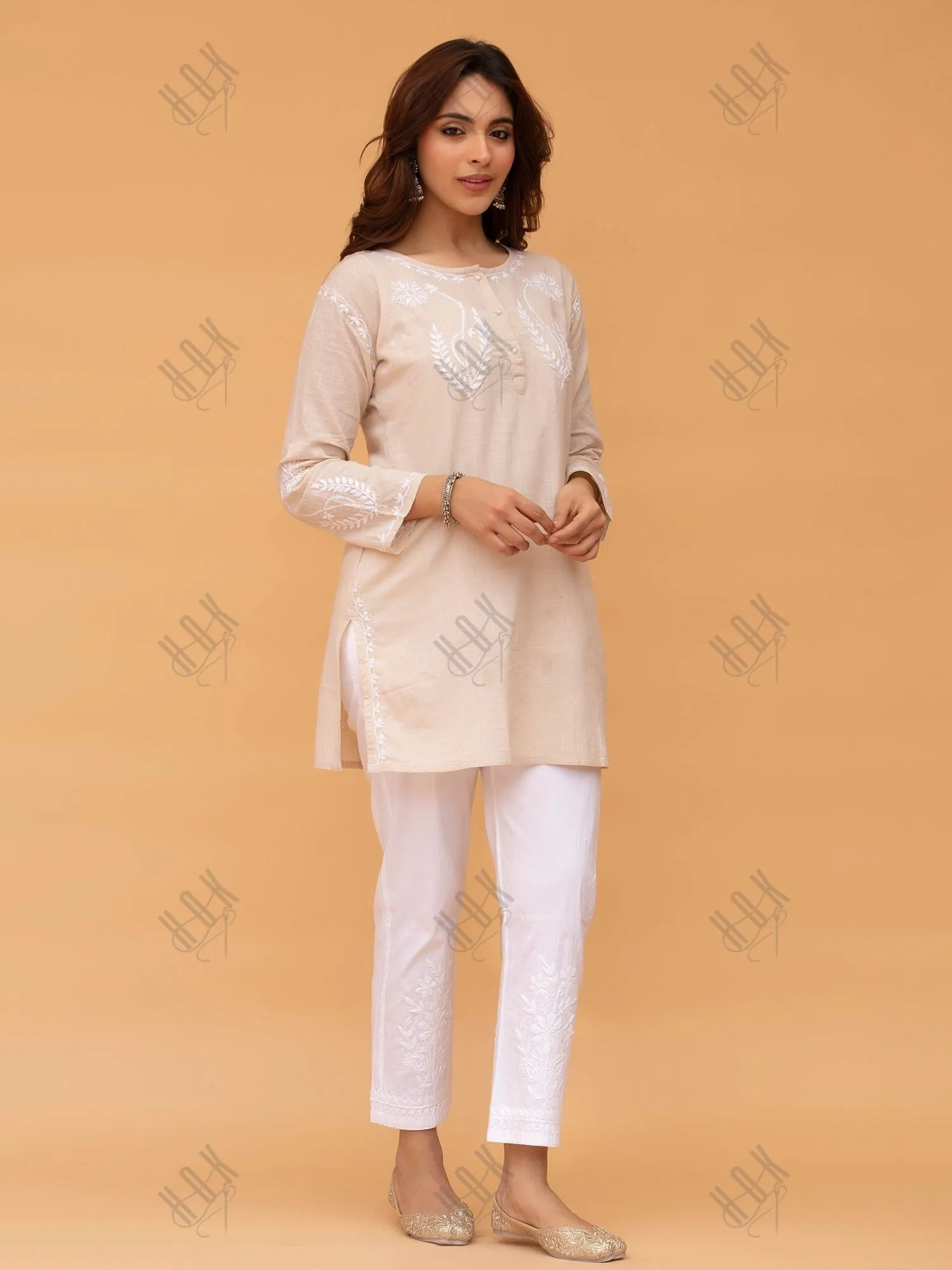 Saba Chikankari Short kurta in Slub cotton - Beige