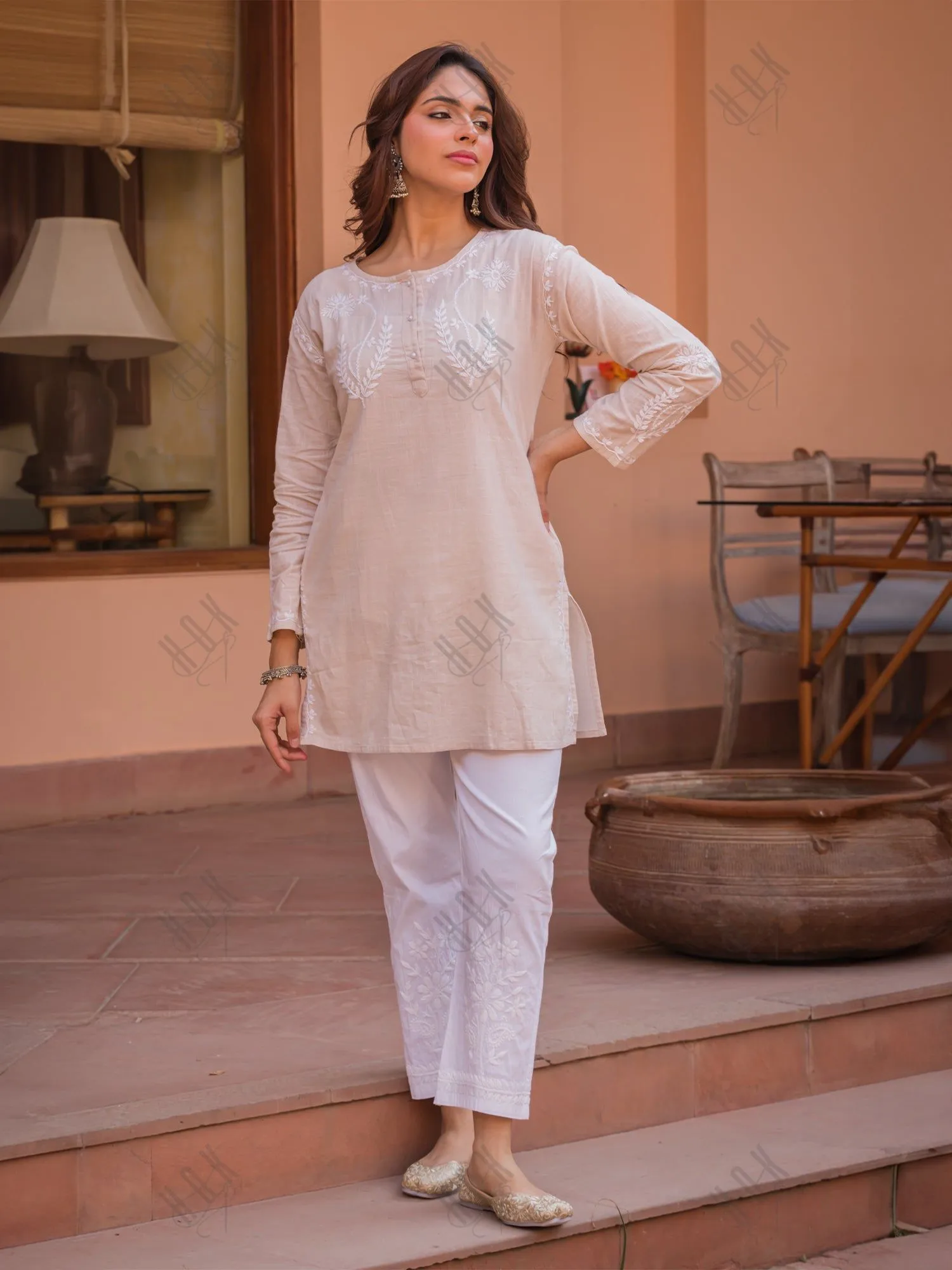 Saba Chikankari Short kurta in Slub cotton - Beige